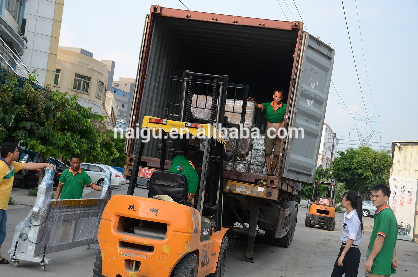 China NaiGu manufacture mattress automatic plastic film packaging machine NG51M