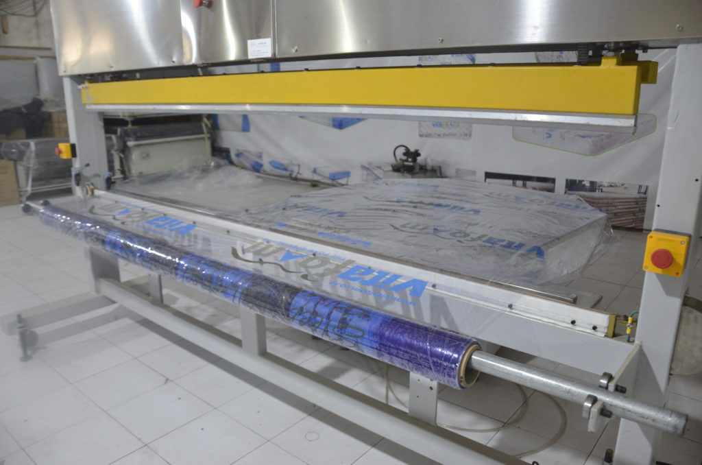 NaiGu mattress plastic film packing machine